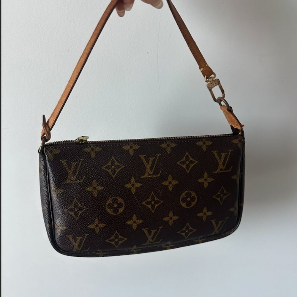 Louis Vuitton Pochette Accessoires Monogram Canvas